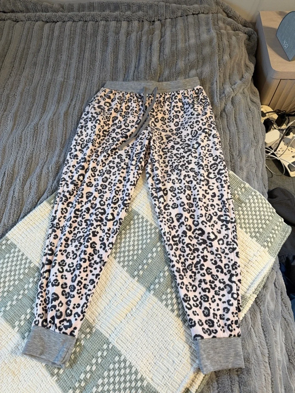 Women’s Cuddl Duds matching pajama SET 🩷